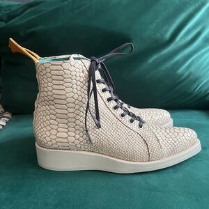 NEW Pskaufman no.2062 hallway ankle boot bone twister